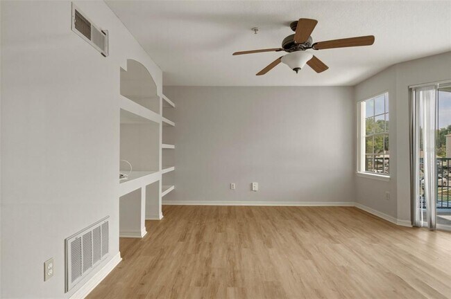 Building Photo - 7300 Westpointe Blvd