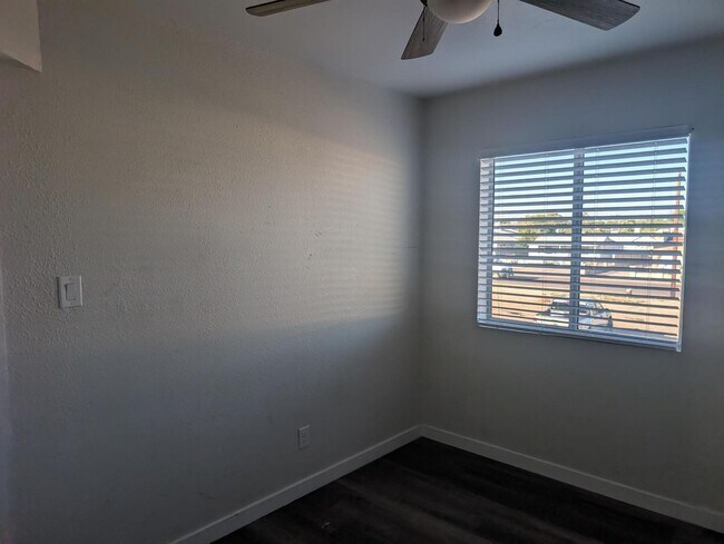 Building Photo - 7160 N 53rd Ave