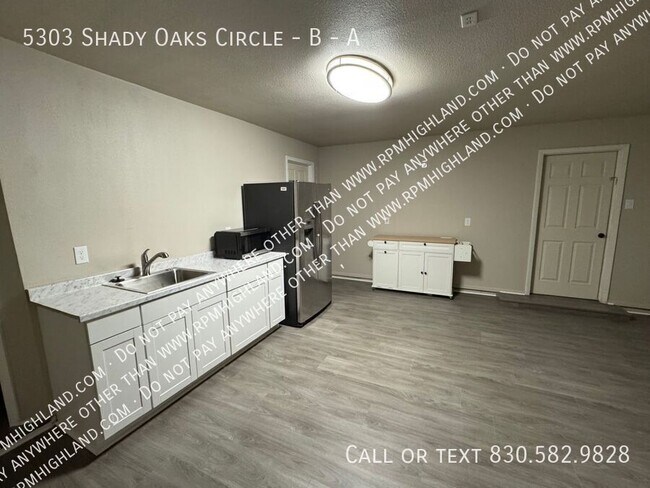 Building Photo - 5303 Shady Oak Cir