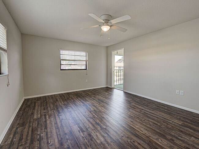 Building Photo - 2BD/2BA Mission Lakes Condo