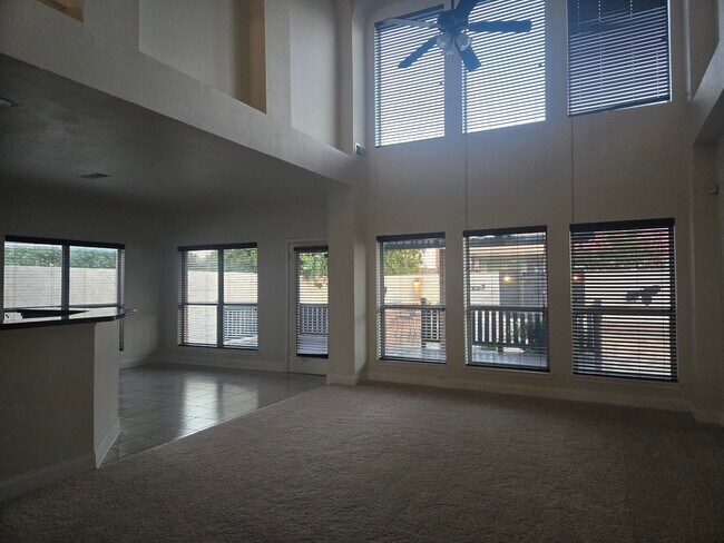 Building Photo - 605 Tripp Tr