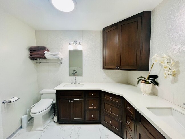 Building Photo - Stunning 3 Bed 2 Bath Downtown Sunnyvale w...