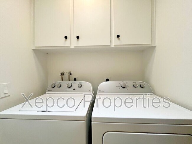 Building Photo - 76675 Sandpiper Dr