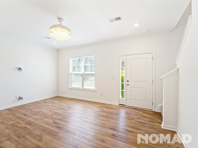 Building Photo - 16429 Leading St