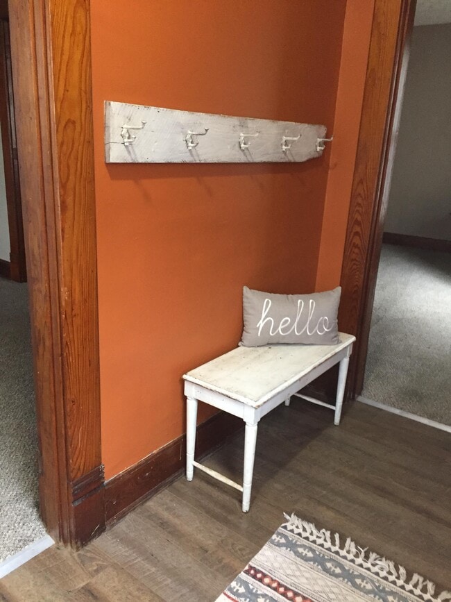 Building Photo - 328 E Walnut Street