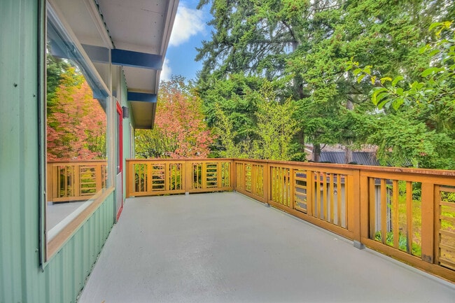 Building Photo - 4020 156th Ave SE