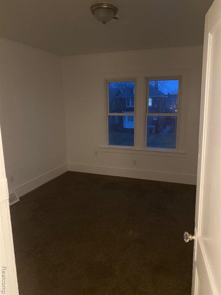 Building Photo - 12303 Cloverlawn Ave