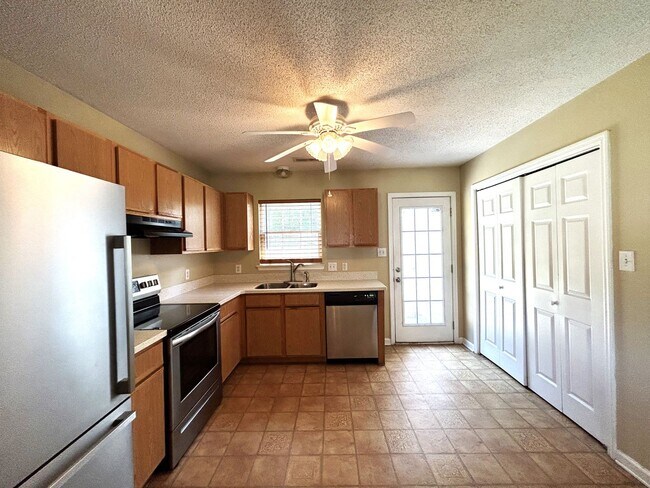 Building Photo - Welcome to Brandymill Lane!