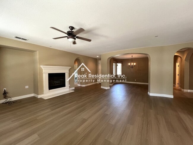 Building Photo - Beautiful 3bd/2.5ba Elk Grove Home
