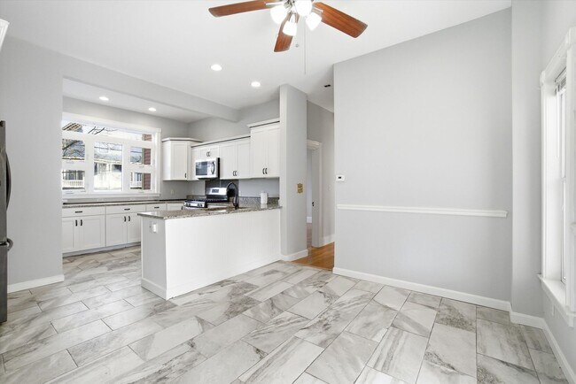 Building Photo - 68-70 Russell Street, Unit 70,Manchester, NH 03104