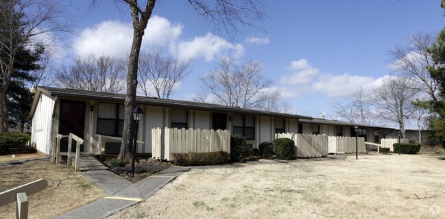 Primary Photo - Burnsbrooke Apartments