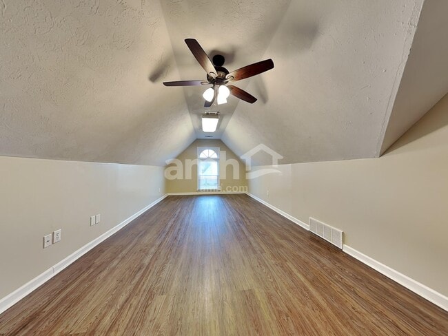 Building Photo - 6857 Briarfield Ln