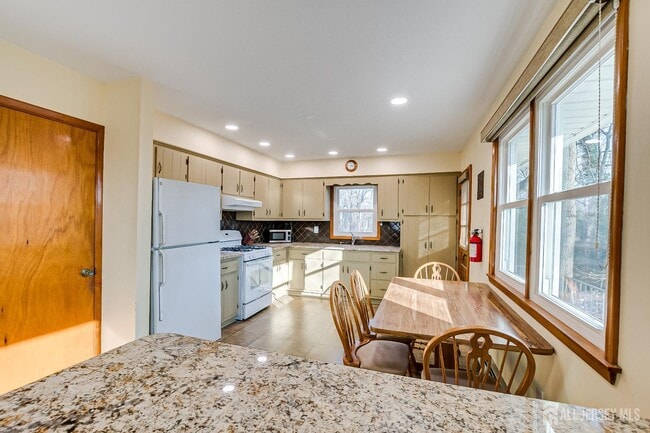 Building Photo - 92 Coleman St