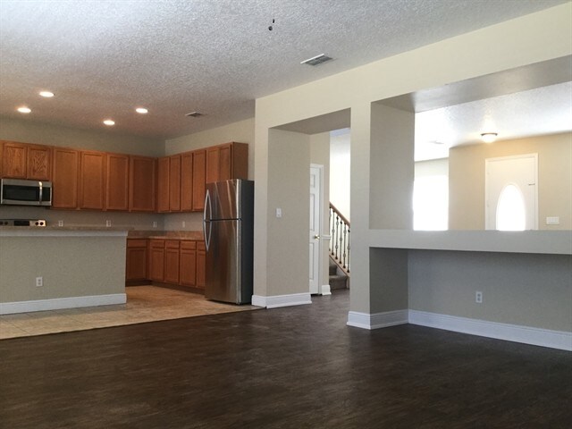Building Photo - 2475 Breezy Meadow Rd
