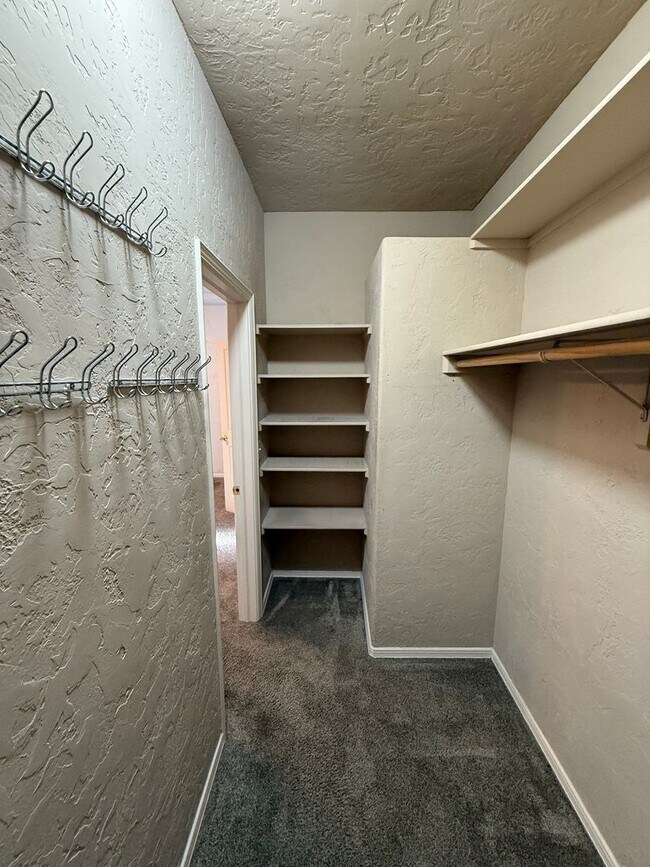 Building Photo - 4238 Trillium Dr