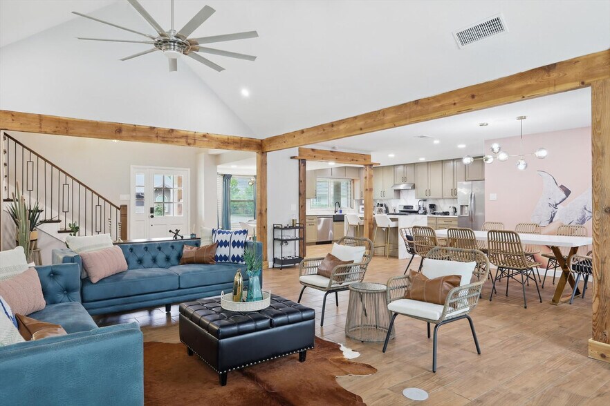 Building Photo - 6333 Tosca Dr
