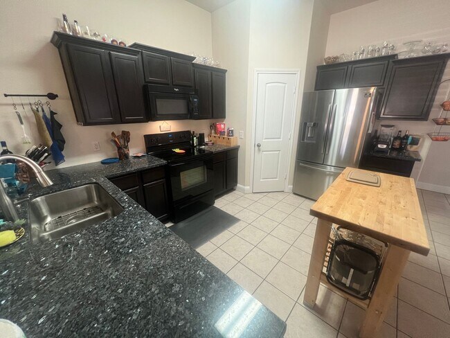 Building Photo - Beautiful and updated 3/2 In Lubbock Coope...