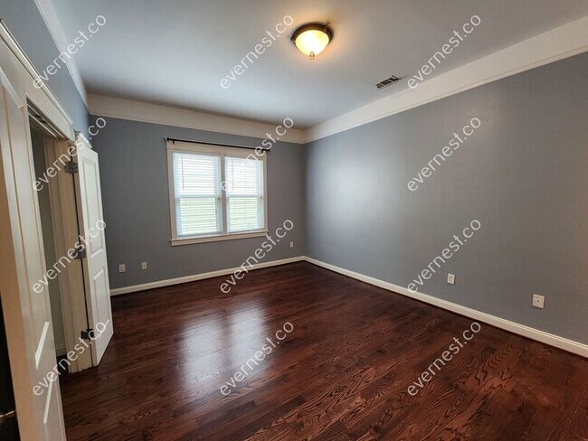 Building Photo - 219 Randolph St NE