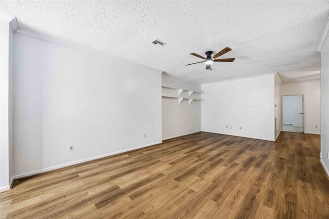 Building Photo - 9410 Stonehouse Ln