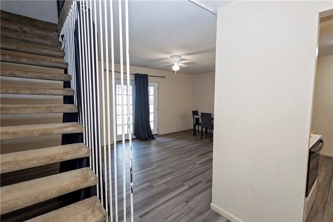 Building Photo - 5030 Meandering Ln