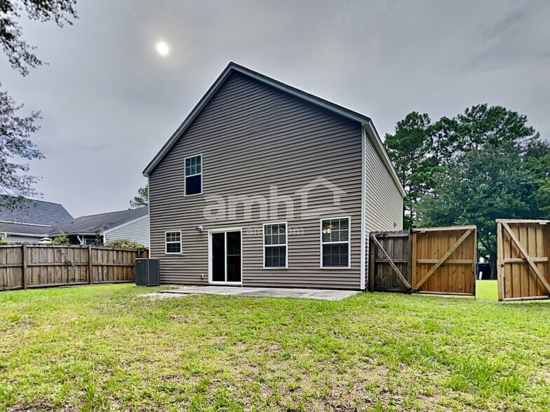 Building Photo - 9128 Fieldstone Ter