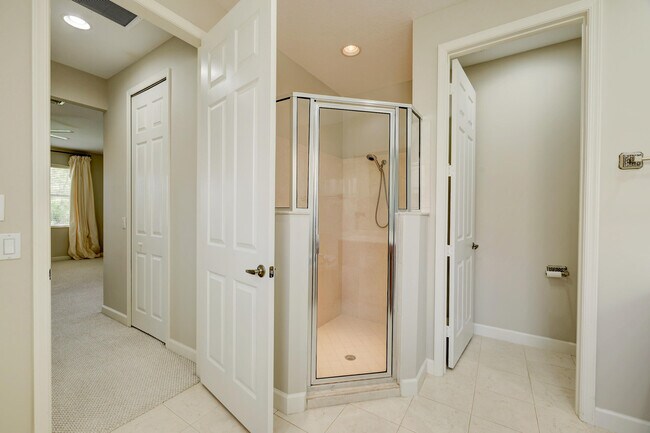 Building Photo - 8908 Champions Way