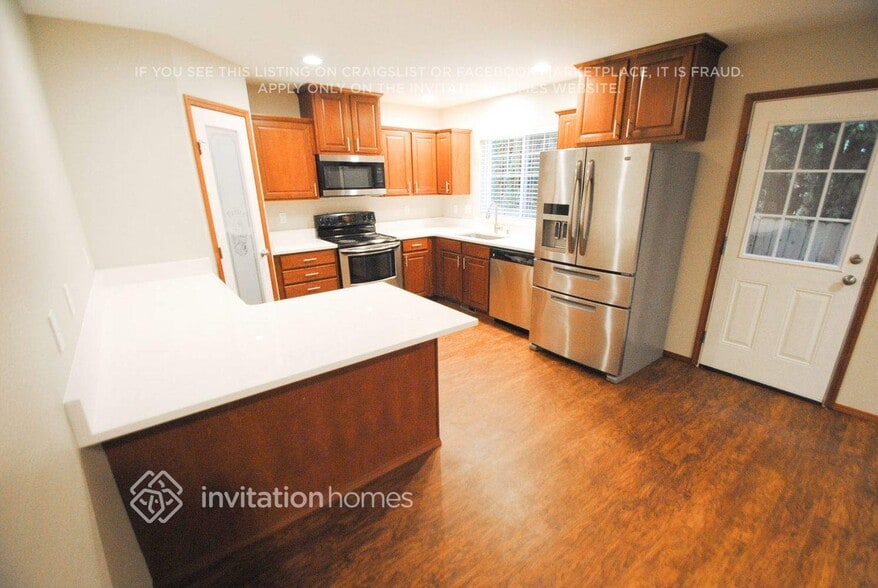 Building Photo - 10019 3rd St NE