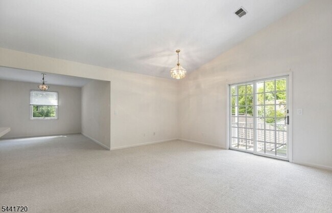 Building Photo - 82 Smithfield Ct