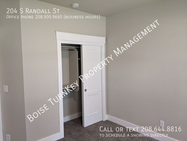 Building Photo - 204 Randall St