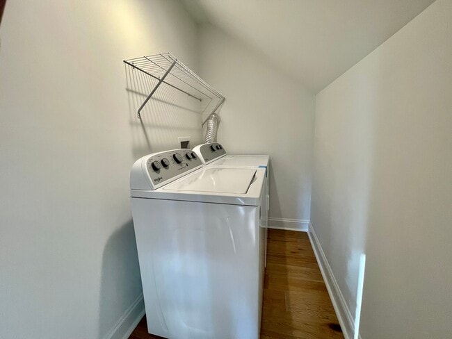 Building Photo - 308 Cooper St