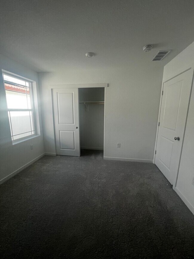 Building Photo - Brand-New 3 Bedroom Home in Elk Grove School District