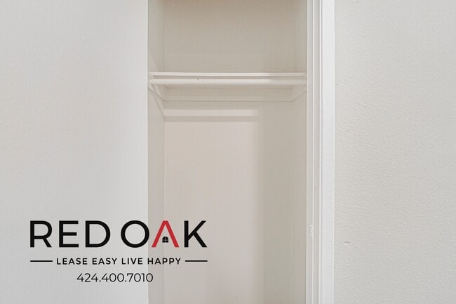 Building Photo - 7350 Hazeltine Ave