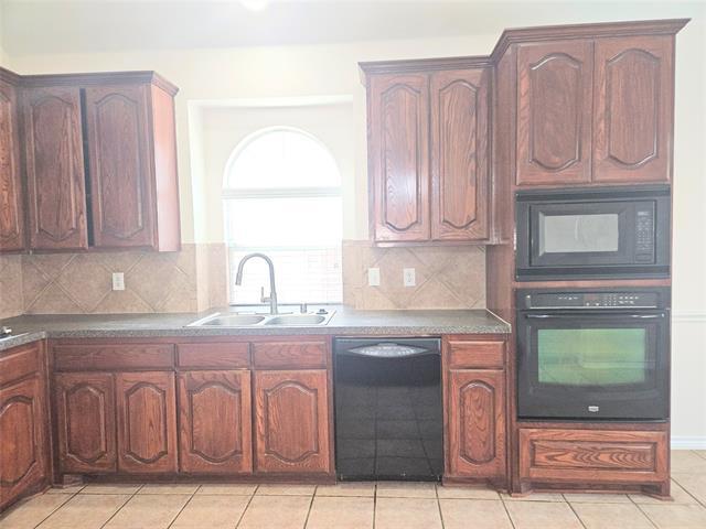 Building Photo - 4921 Giordano Way