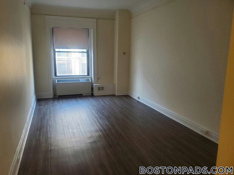 Building Photo - 62 Boylston St