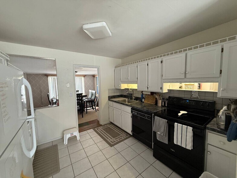 Building Photo - 23 Hibiscus Dr