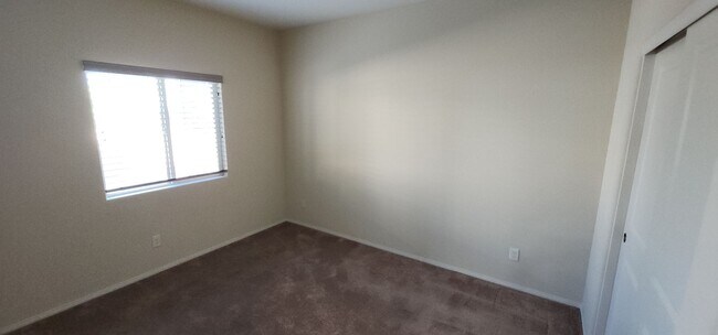 Building Photo - Beautiful 4BED / 3BATH home!