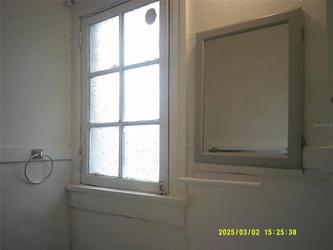 Building Photo - 730 4th Ave N