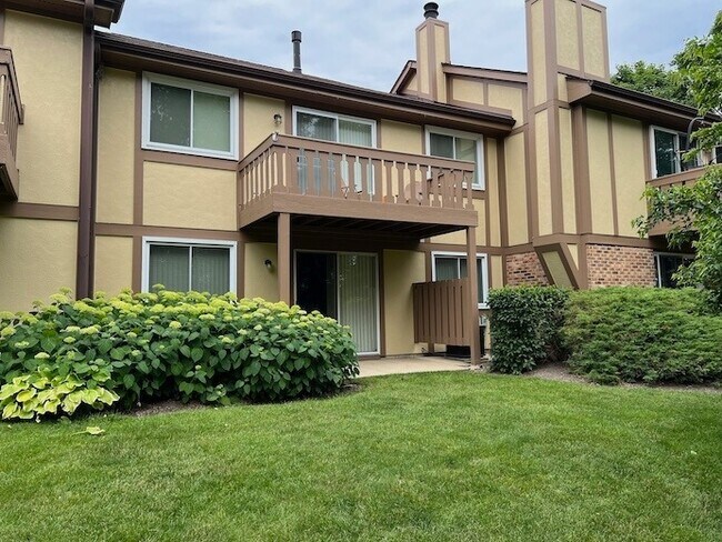 Building Photo - 1047 Auburn Ln