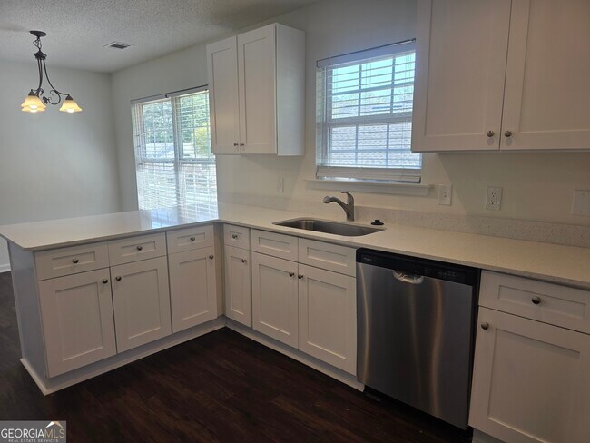 Building Photo - 434 Roberts Way