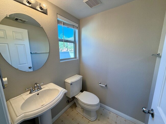Building Photo - 3 story in Silverado Ranch