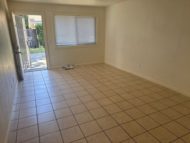 Building Photo - 8821-8823 Kelley Dr