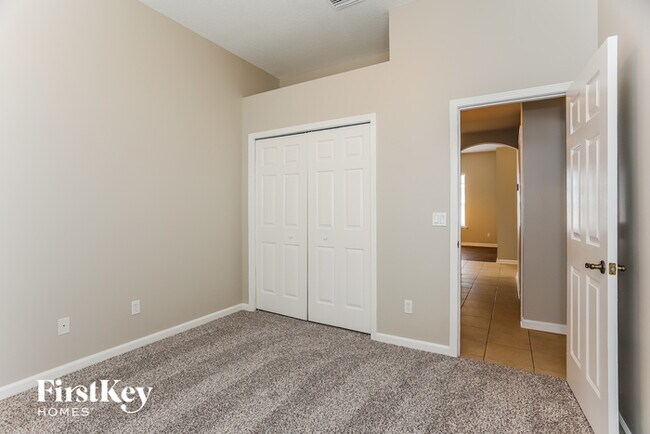 Building Photo - 13966 Devan Lee Dr W
