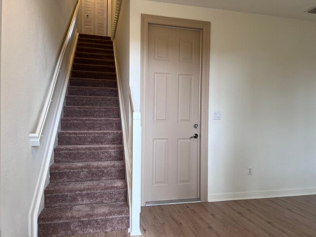 Building Photo - 540 Amador Ln