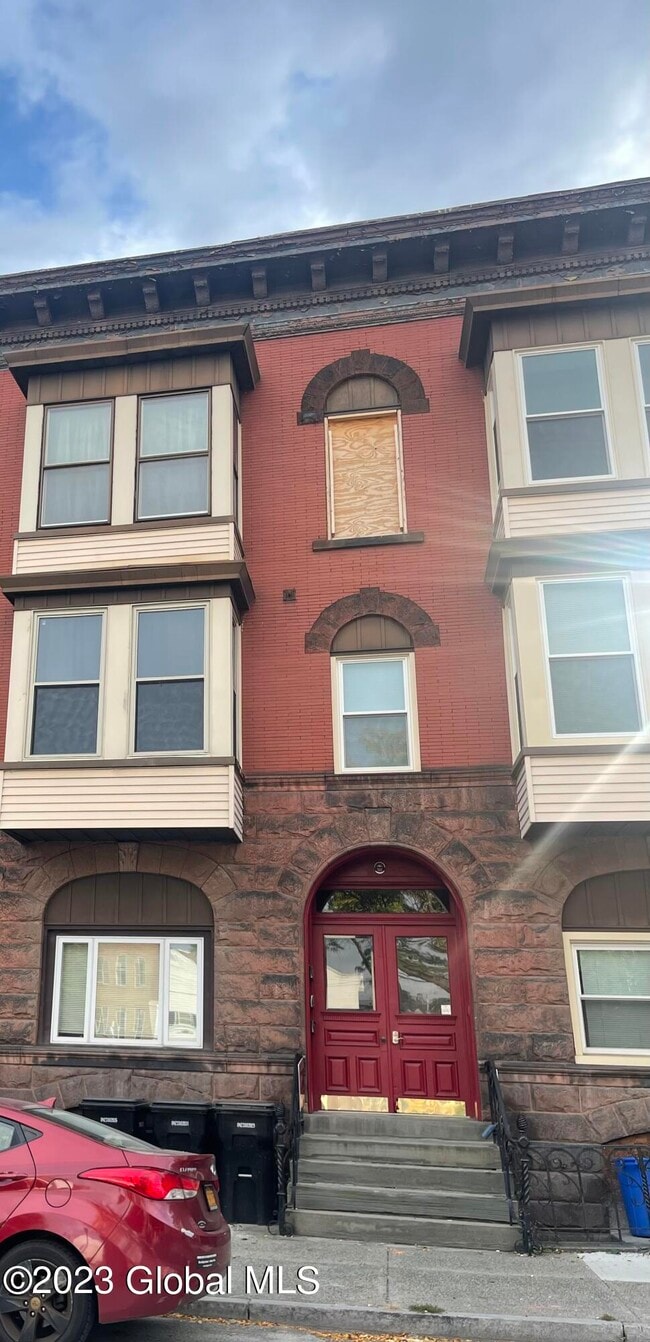 Primary Photo - 200 4th St