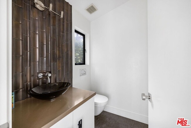 Building Photo - 11367 Elderwood St