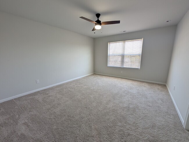 Building Photo - 2298 Beechwood Vw Dr