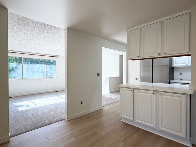 Building Photo - Fully updated 4 bedroom Federal Way home