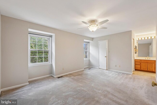 Building Photo - 2917 Village Spring Ln