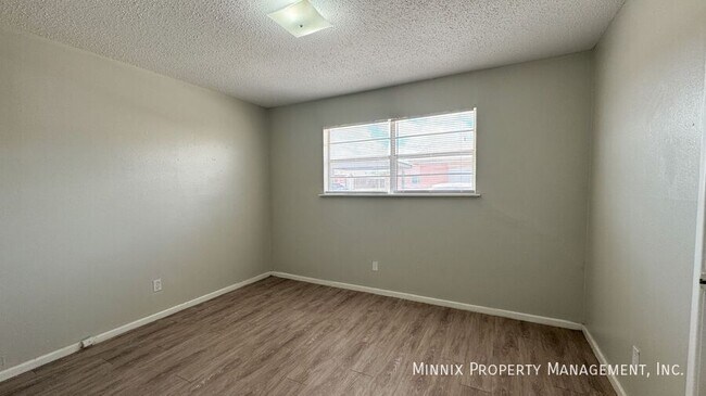 Building Photo - 2223 W 19th