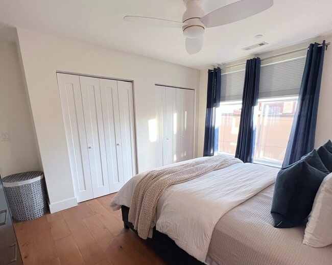 Building Photo - 250 Meridian St